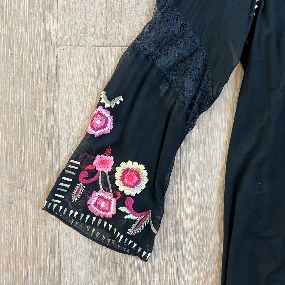 Vintage Collection Embroidered Black Top with Pink Floral Accents Size Large - Picture 8 of 12